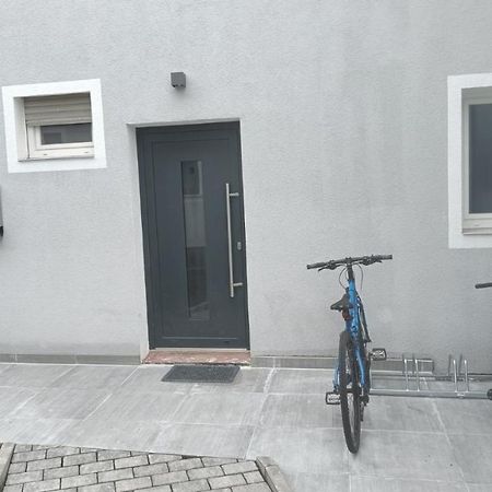 Apartments & Moeblierte Zimmer In Kahl Am Main, Kontaktloser Self Check-In, W-Lan, Schreibtisch, Duschbad, Kuechenzeile, Pkw-Plaetze Luaran gambar