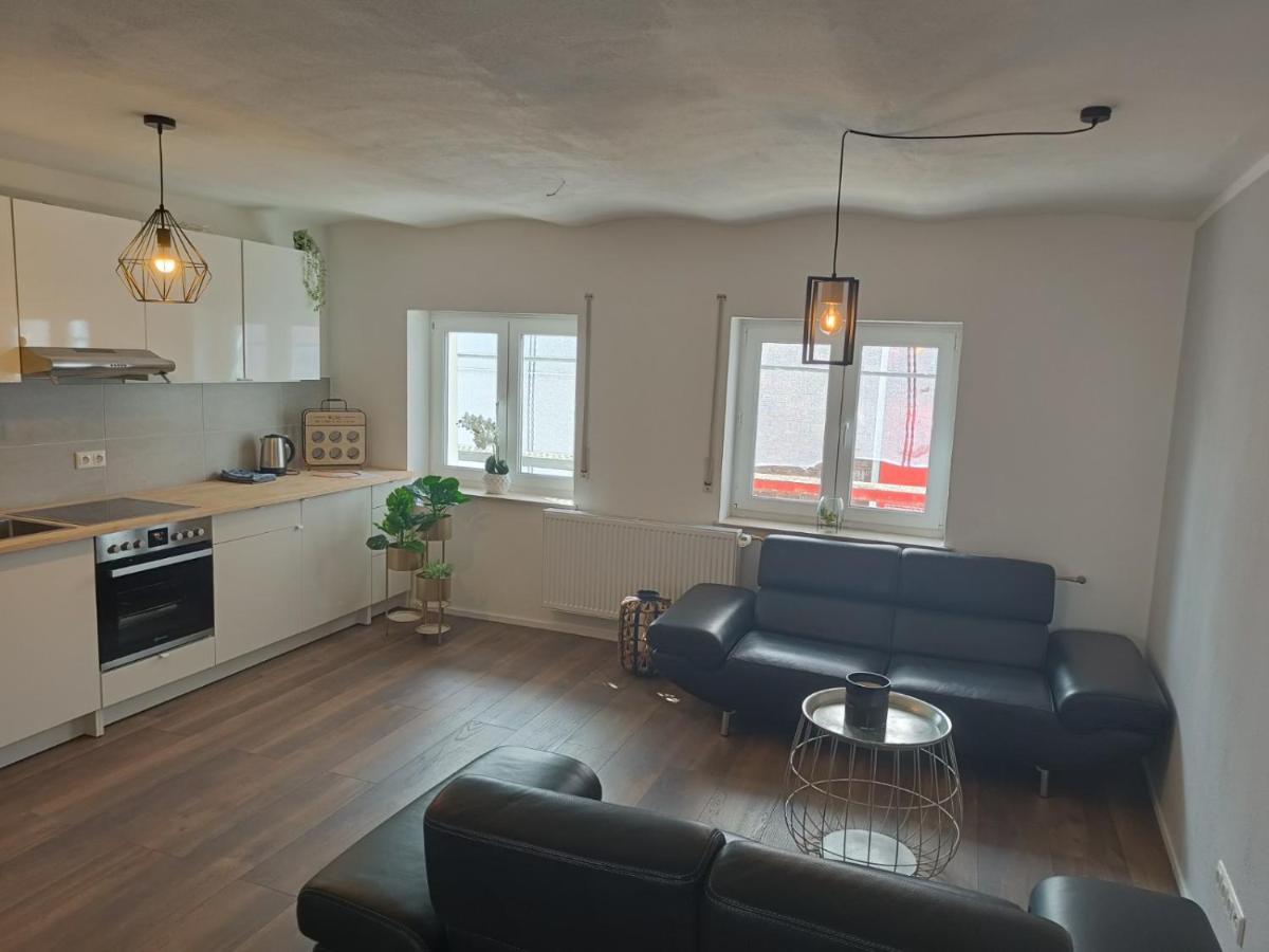 Apartments & Moeblierte Zimmer In Kahl Am Main, Kontaktloser Self Check-In, W-Lan, Schreibtisch, Duschbad, Kuechenzeile, Pkw-Plaetze Luaran gambar