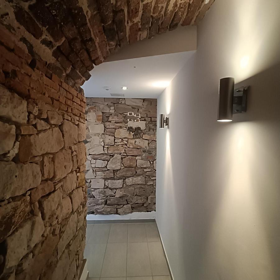 Apartments & Moeblierte Zimmer In Kahl Am Main, Kontaktloser Self Check-In, W-Lan, Schreibtisch, Duschbad, Kuechenzeile, Pkw-Plaetze Luaran gambar