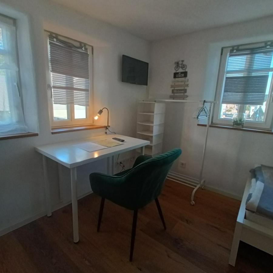 Apartments & Moeblierte Zimmer In Kahl Am Main, Kontaktloser Self Check-In, W-Lan, Schreibtisch, Duschbad, Kuechenzeile, Pkw-Plaetze Luaran gambar