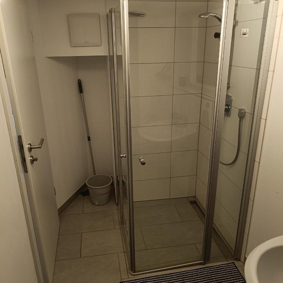 Apartments & Moeblierte Zimmer In Kahl Am Main, Kontaktloser Self Check-In, W-Lan, Schreibtisch, Duschbad, Kuechenzeile, Pkw-Plaetze Luaran gambar
