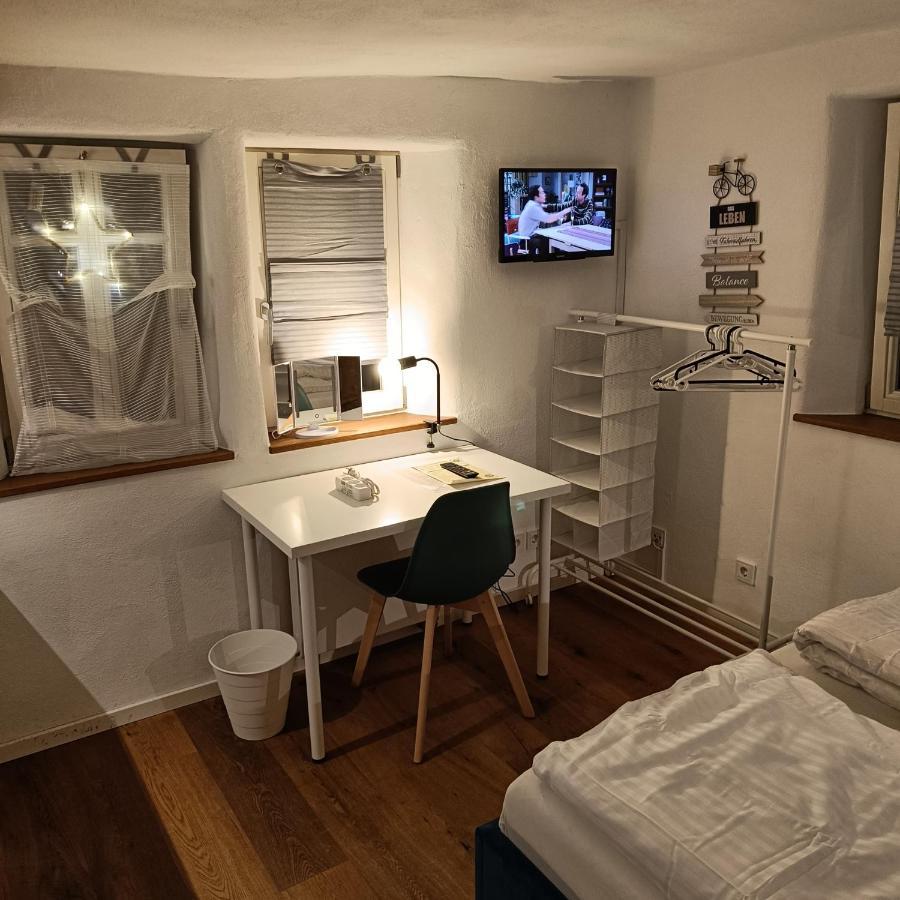 Apartments & Moeblierte Zimmer In Kahl Am Main, Kontaktloser Self Check-In, W-Lan, Schreibtisch, Duschbad, Kuechenzeile, Pkw-Plaetze Luaran gambar