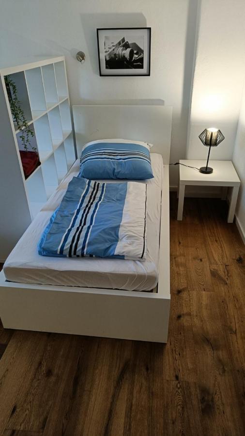 Apartments & Moeblierte Zimmer In Kahl Am Main, Kontaktloser Self Check-In, W-Lan, Schreibtisch, Duschbad, Kuechenzeile, Pkw-Plaetze Luaran gambar