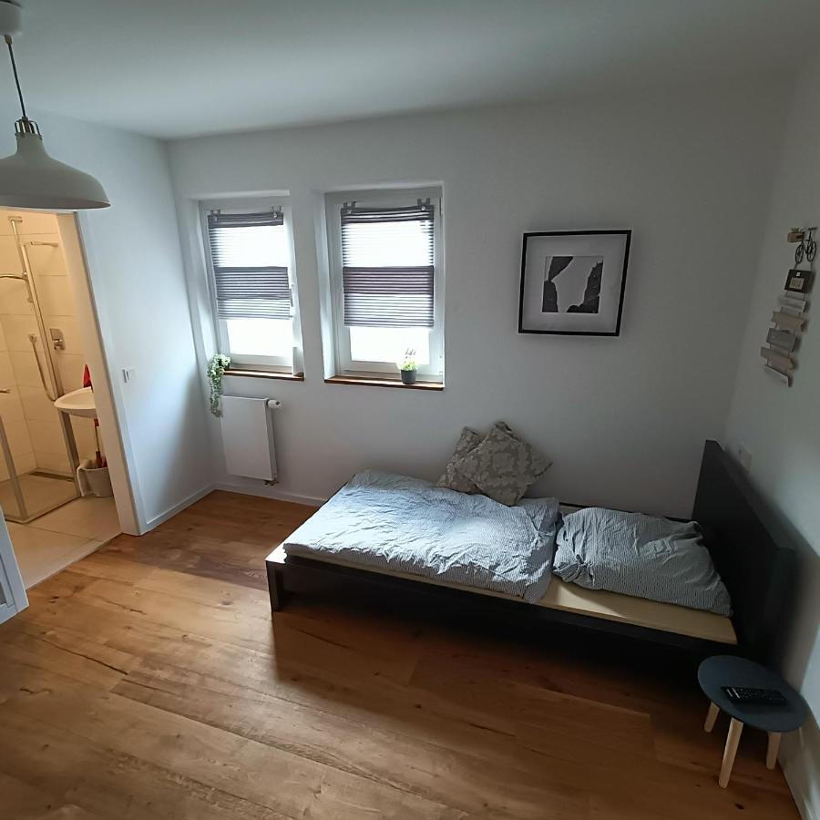 Apartments & Moeblierte Zimmer In Kahl Am Main, Kontaktloser Self Check-In, W-Lan, Schreibtisch, Duschbad, Kuechenzeile, Pkw-Plaetze Luaran gambar
